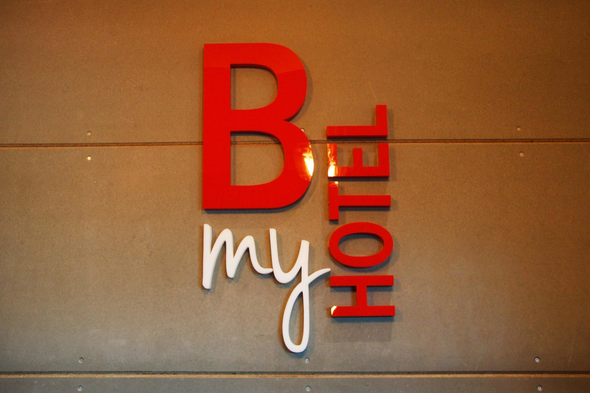 B My Hotel Тихуана Екстериор снимка